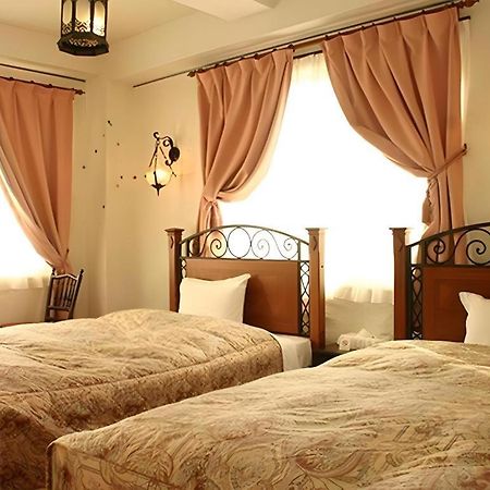 Arabian Art Hotel & Gallery Onjuku Bagian luar foto