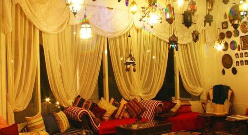 Arabian Art Hotel & Gallery Onjuku Bagian luar foto