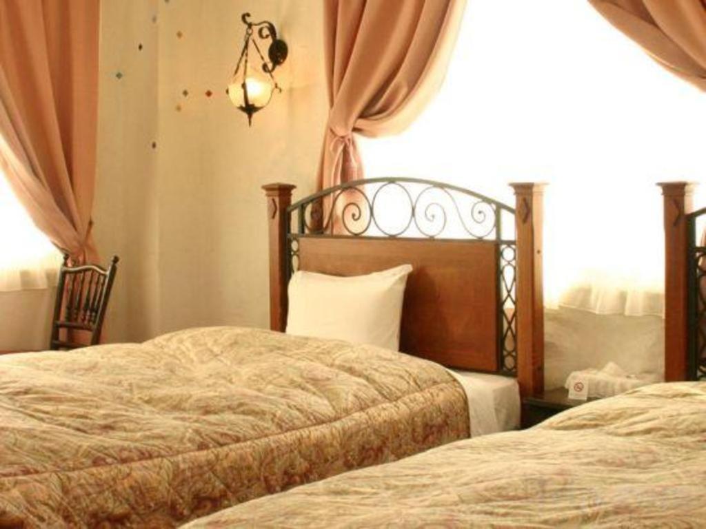 Arabian Art Hotel & Gallery Onjuku Bagian luar foto
