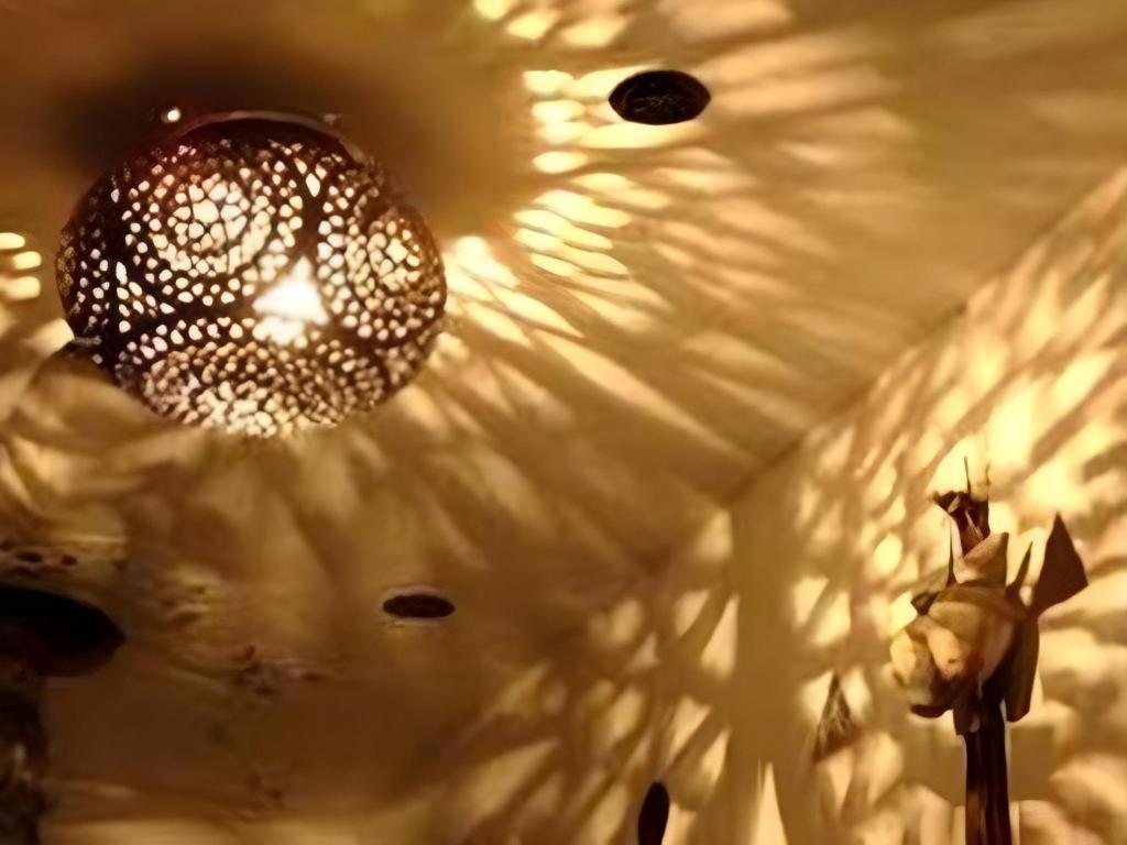 Arabian Art Hotel & Gallery Onjuku Bagian luar foto