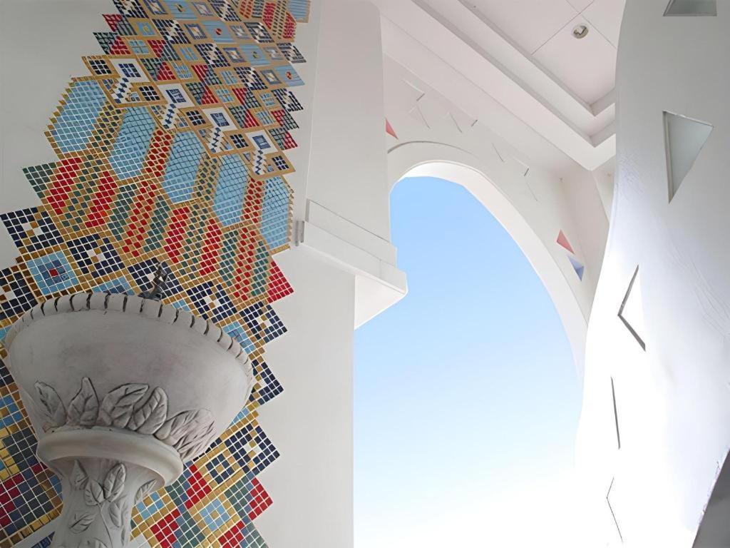 Arabian Art Hotel & Gallery Onjuku Bagian luar foto