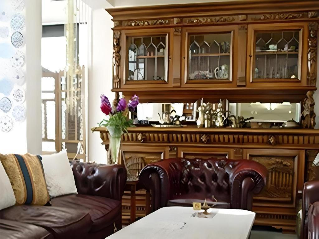 Arabian Art Hotel & Gallery Onjuku Bagian luar foto