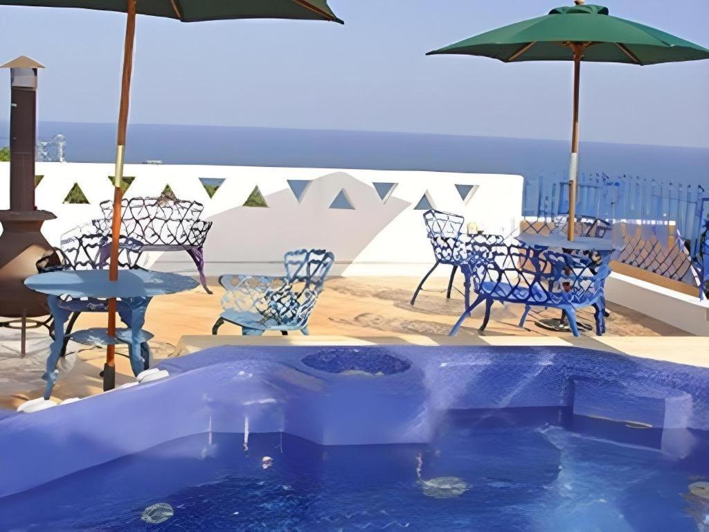 Arabian Art Hotel & Gallery Onjuku Bagian luar foto