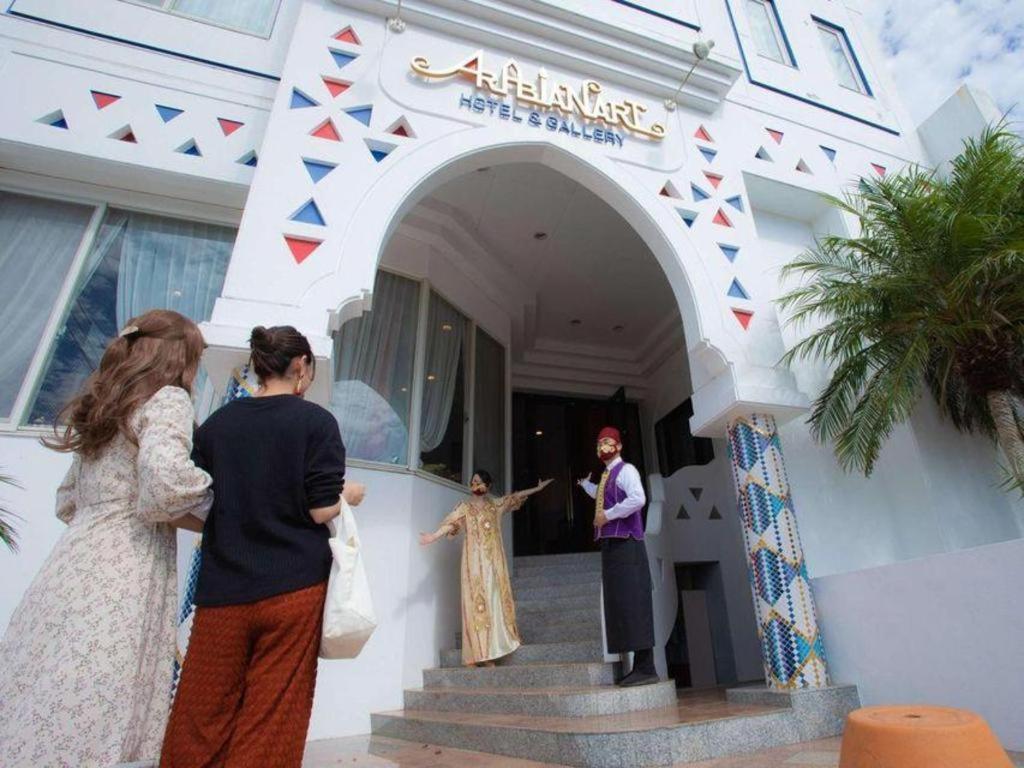 Arabian Art Hotel & Gallery Onjuku Bagian luar foto