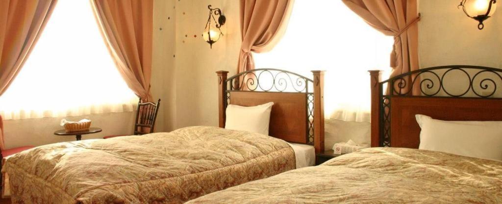 Arabian Art Hotel & Gallery Onjuku Bagian luar foto