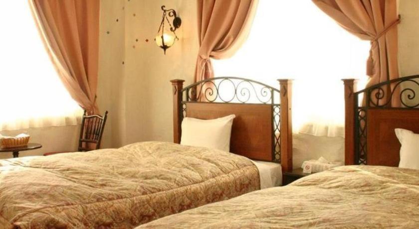 Arabian Art Hotel & Gallery Onjuku Bagian luar foto