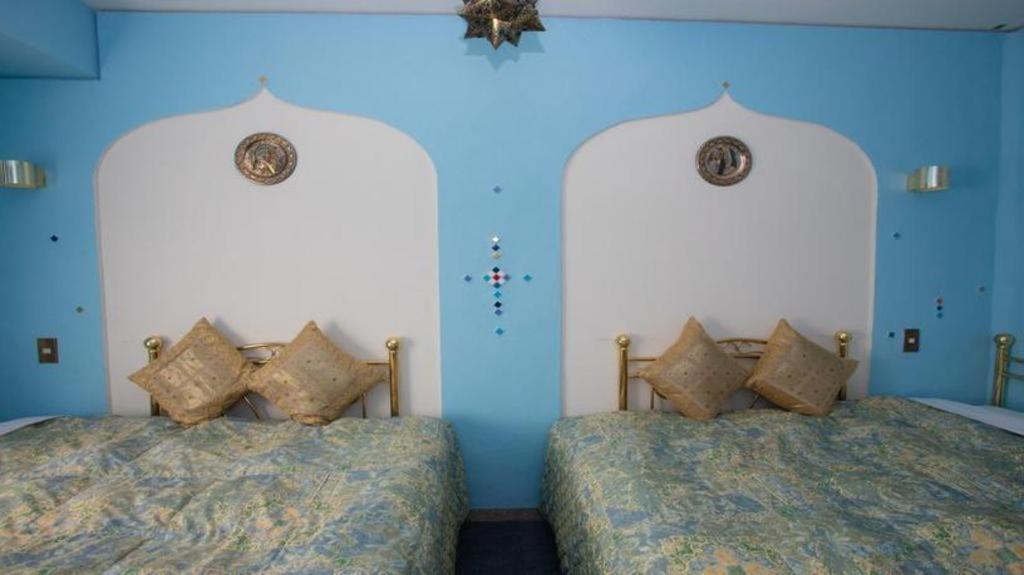 Arabian Art Hotel & Gallery Onjuku Bagian luar foto