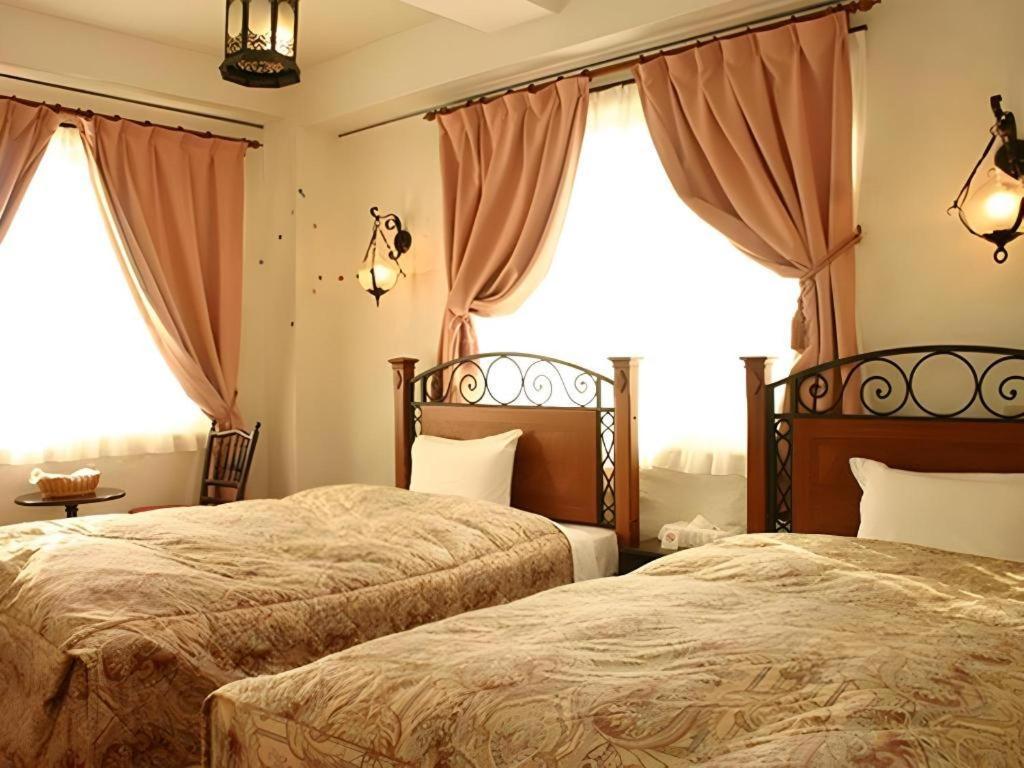 Arabian Art Hotel & Gallery Onjuku Bagian luar foto