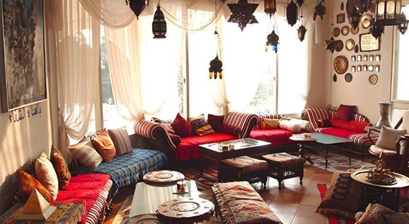 Arabian Art Hotel & Gallery Onjuku Bagian luar foto